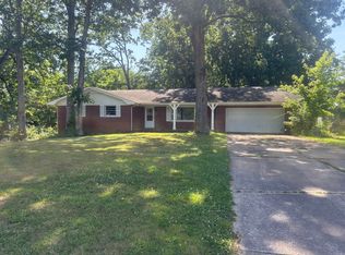 1104 S Giant City Rd, Carbondale, IL 62902