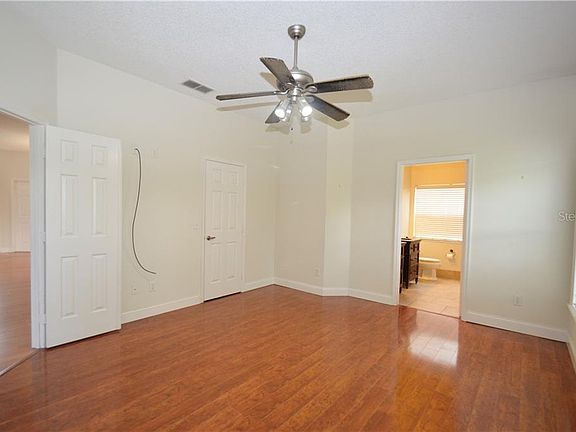 4th image of 112 Woodbury Pines Cir