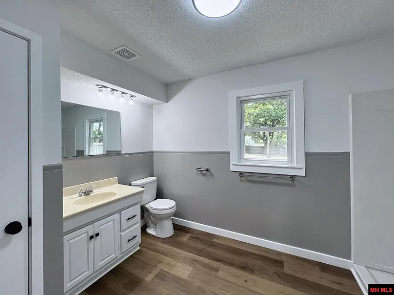 42 County Road 1159 — Photo 10