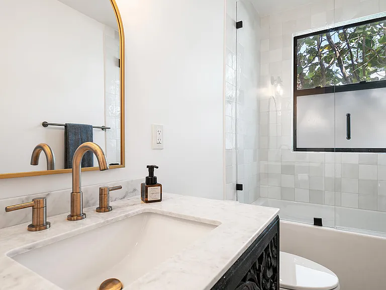 520 W 28th St — Photo 21