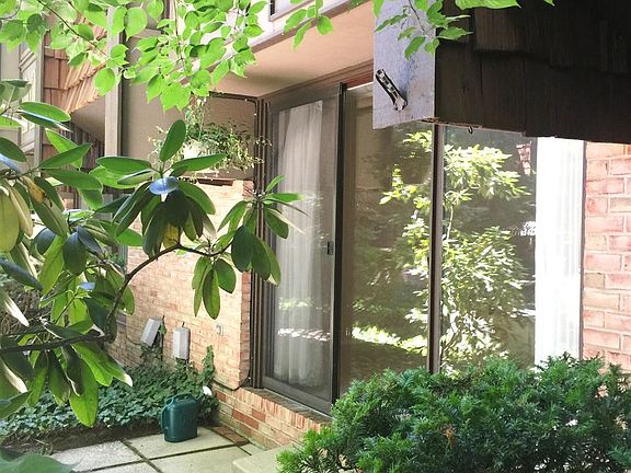 3rd image of 1110 By The Shores Dr APT 2