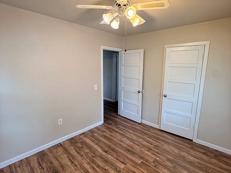 1520 Mahan Ave — Photo 12