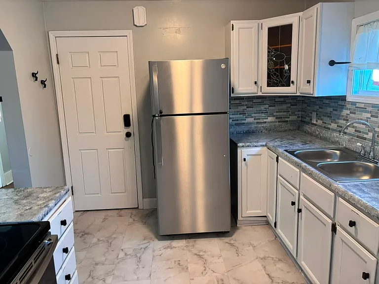 350 Crosby Ave #1 — Photo 9