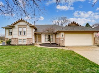 30 Lakeside Dr, Springboro, OH 45066