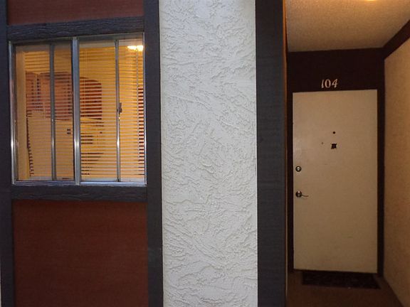 2nd image of 3156 Lakeside Dr APT 104