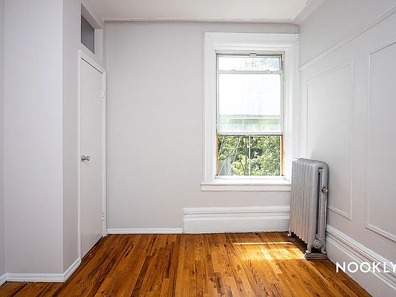 4th image of 784 Saint Johns Pl APT 4R