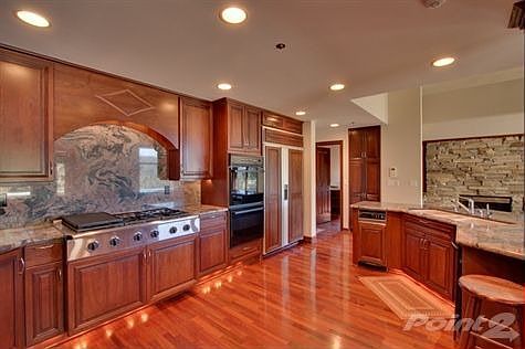 771 Burgundy Rd kitchen