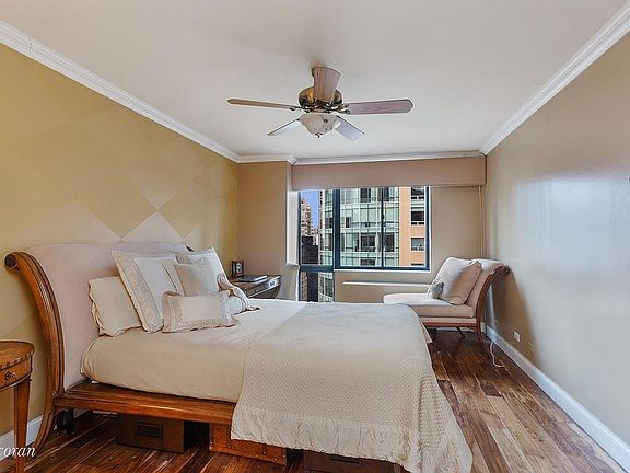 4th image of 255 E 49th St #26E