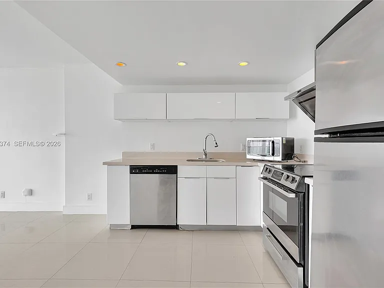 100 Bayview Dr #1002 — Photo 8