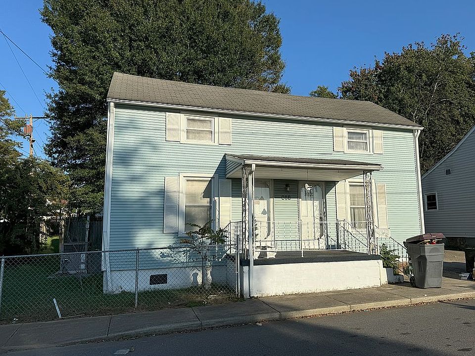 1st image of 601 Lancaster Dr