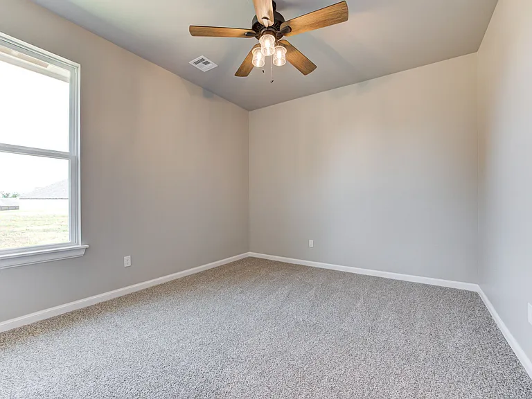 2728 Dunham Dr — Photo 36