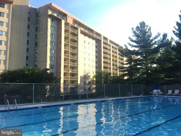 3800 Powell Ln APT 828, Falls Church, VA 22041