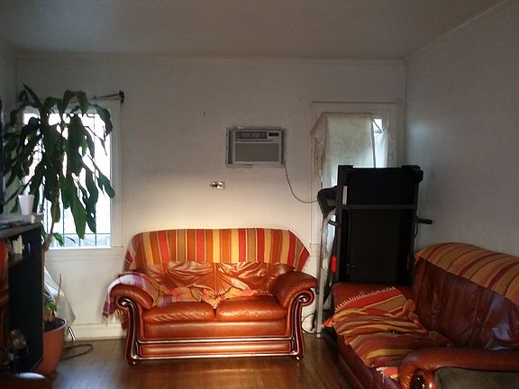 5th image of 3760 S Saint Andrews Pl
