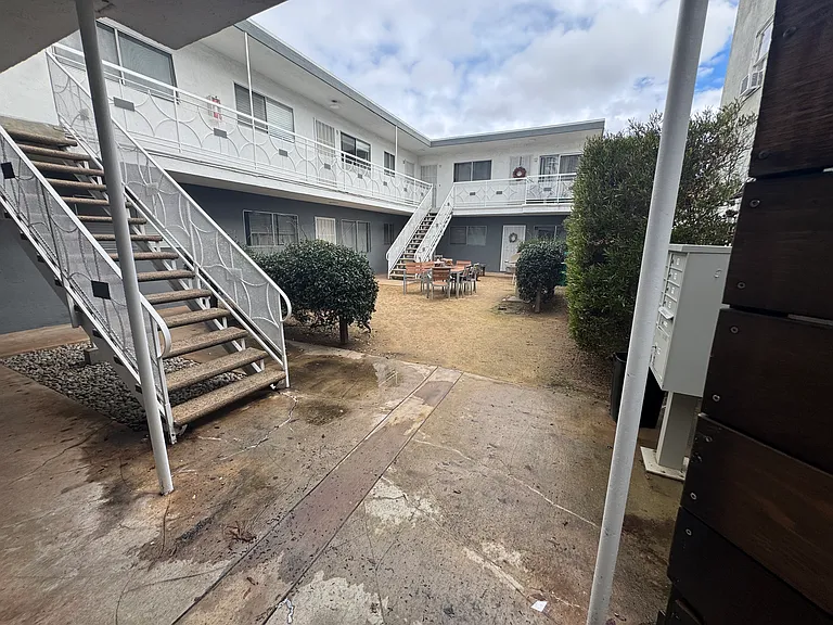 546 Cherry Ave #10 — Photo 3