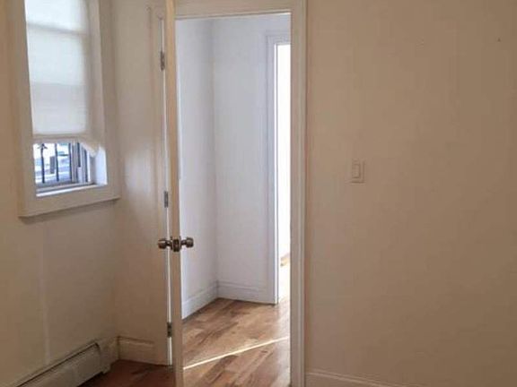 5th image of 294 Sumpter St Ste 1