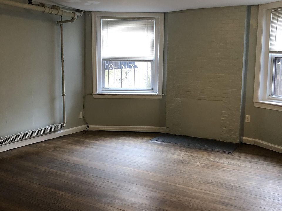 1st image of 45 Carlton St #9C