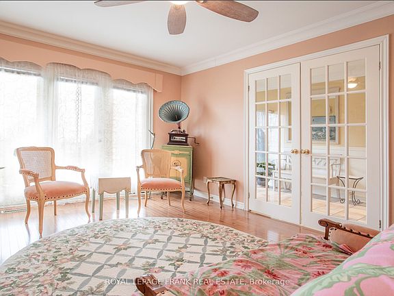 4th image of 2940 Lakeview Blvd