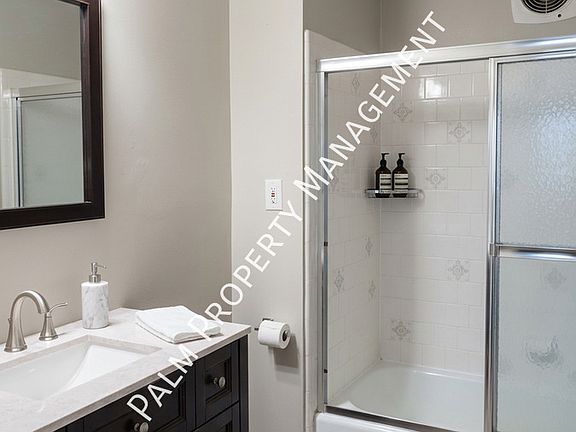 4th image of 627 E 54th St