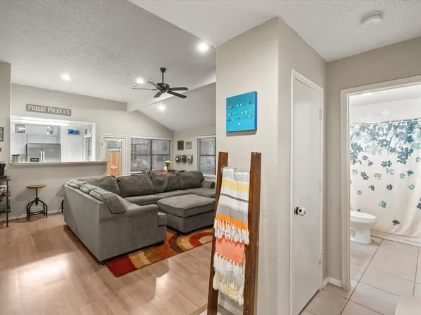 222 Lantana Dr, Arlington, TX 76018