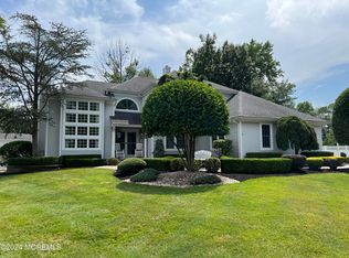 21 Rosen Dr, Englishtown, NJ 07726