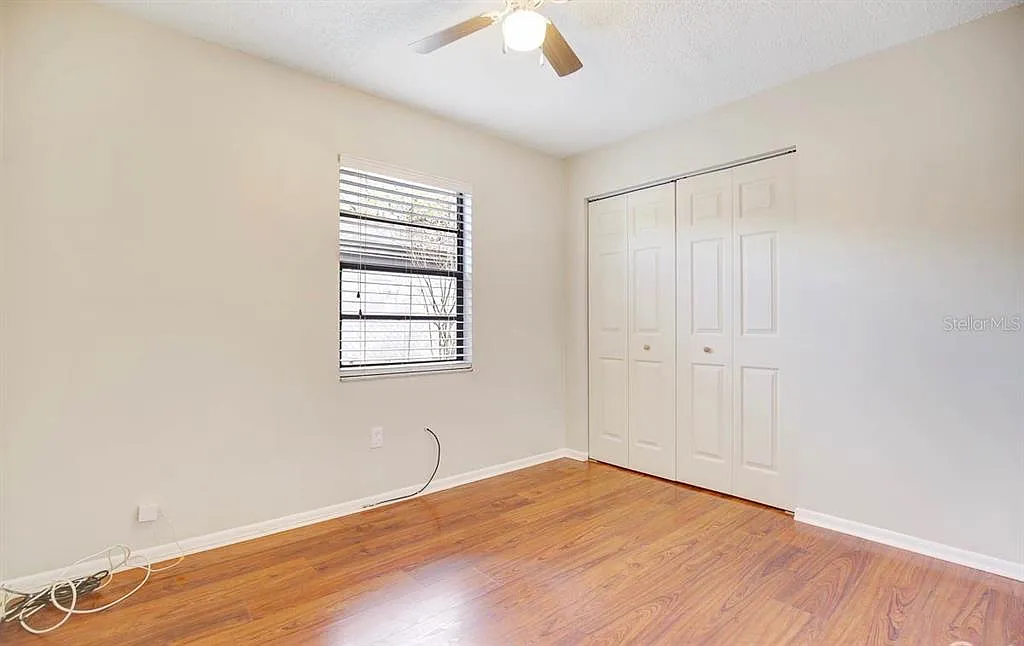 3 bed, 2.0 bath, 1076 sqft, $2,900 — Photo 3