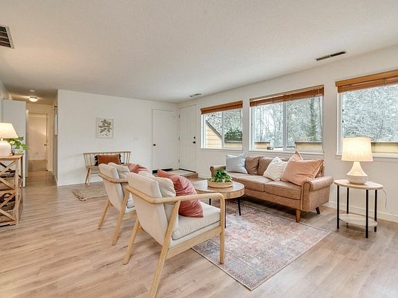 2nd image of 1611 NE 113th St APT 122
