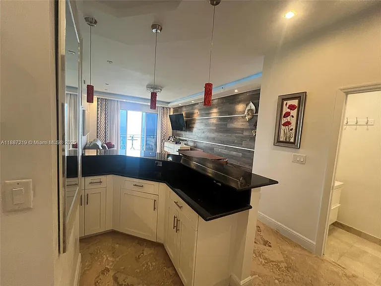 6917 Collins Ave — Photo 15