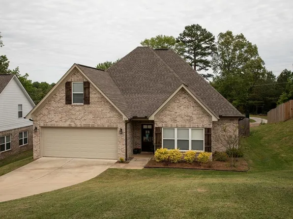 211 Forest Glen Dr, Oxford, MS 38655