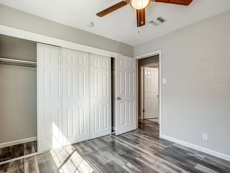 2610 Lakebriar St — Photo 7