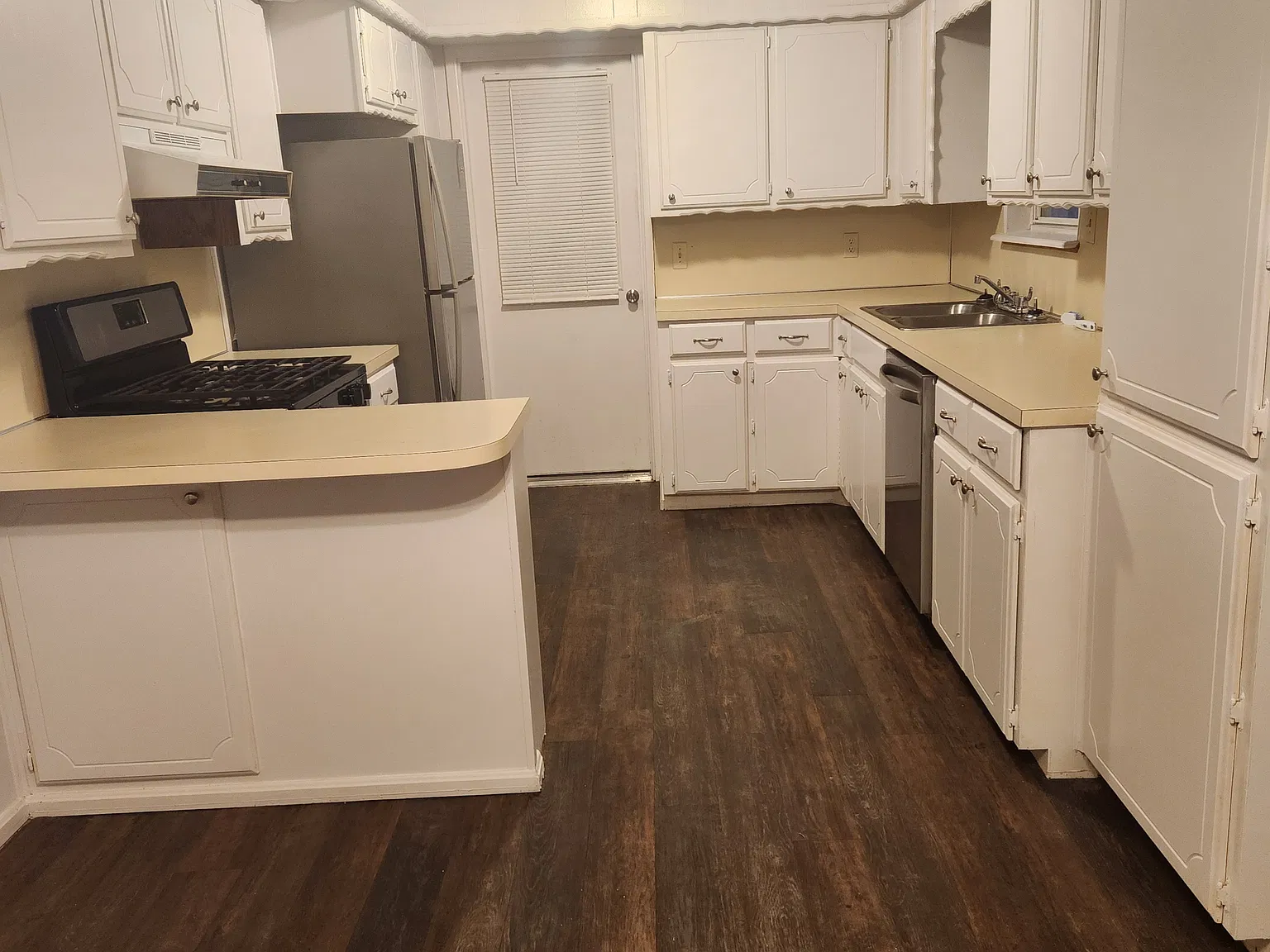 3 bed, 1224 sqft, $1,000 — Photo 4