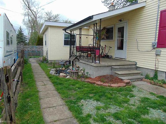 5th image of 818 S 4th St