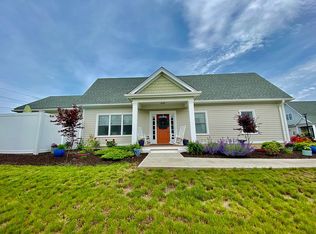 39 Oakwood Ln, Rhinebeck, NY 12572