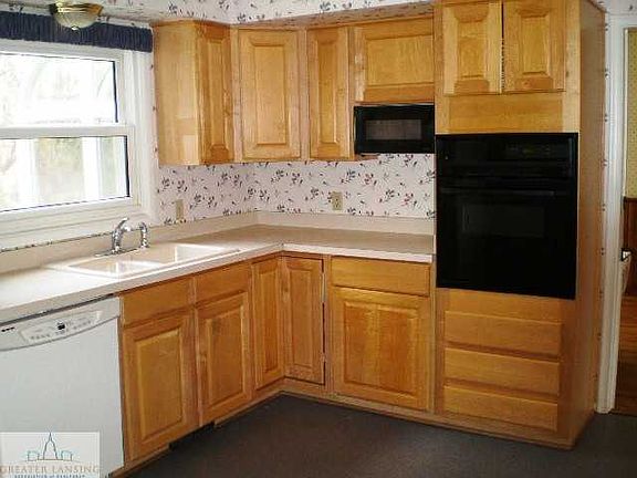 5th image of 2670 E Blue Haven Ct