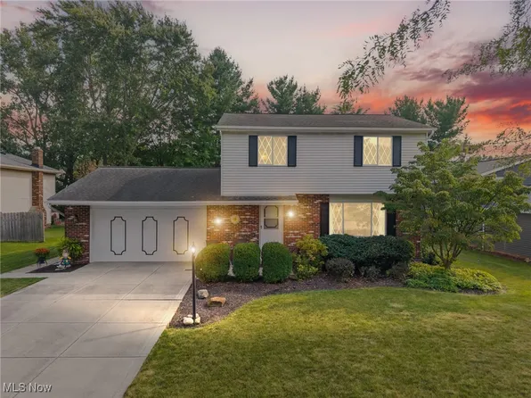 14243 Revere Cir, Middleburg Heights, OH 44130