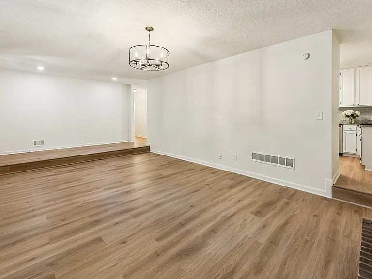 3125 Sharon Ln — Photo 9