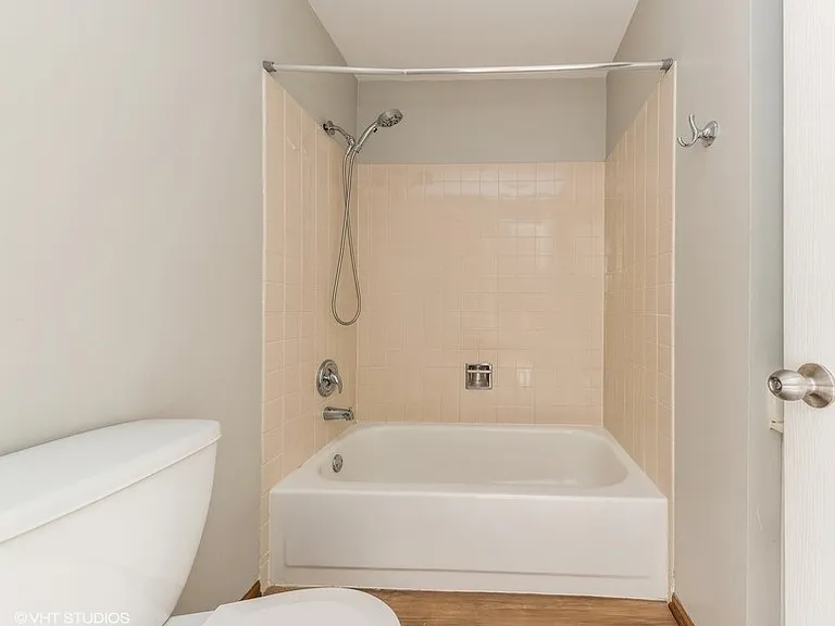 302 Newport Ln #B2 — Photo 9