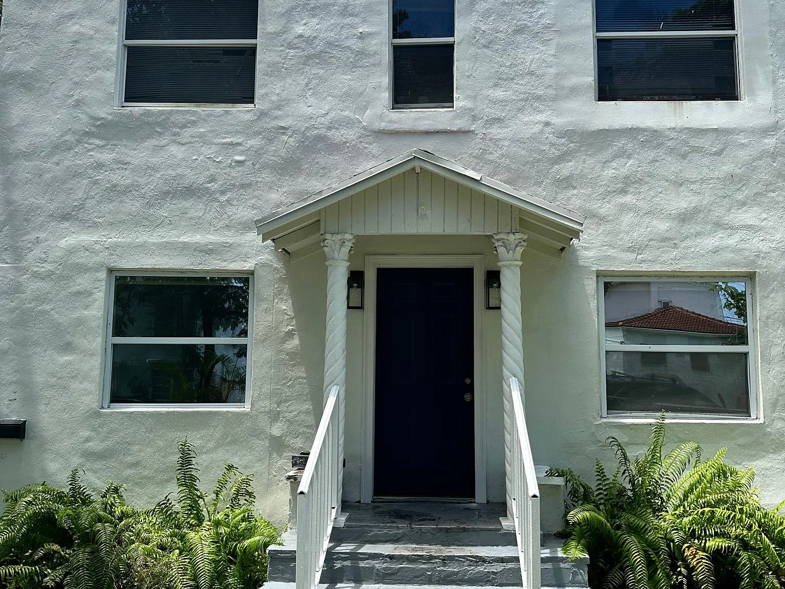 2111 SW 14th Ter — Photo 1
