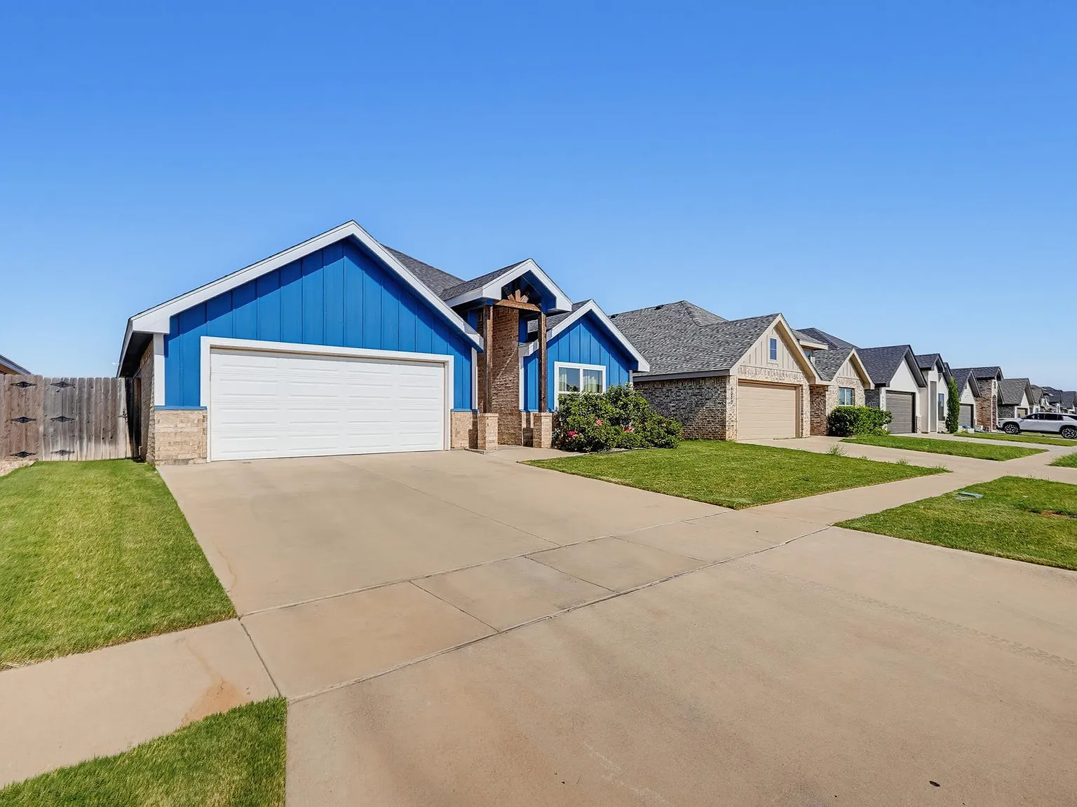 3 bed, 1717 sqft, $3,000 — Photo 2