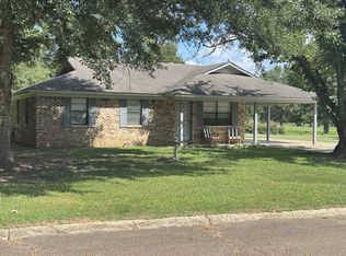 108 Arthur St, Bruce, MS 38915