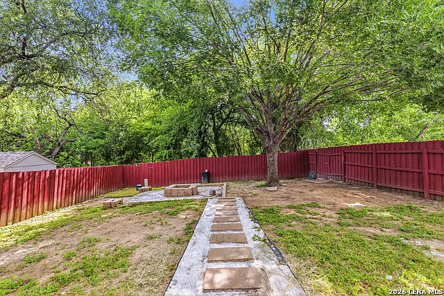 902 Amber Knl — Photo 25