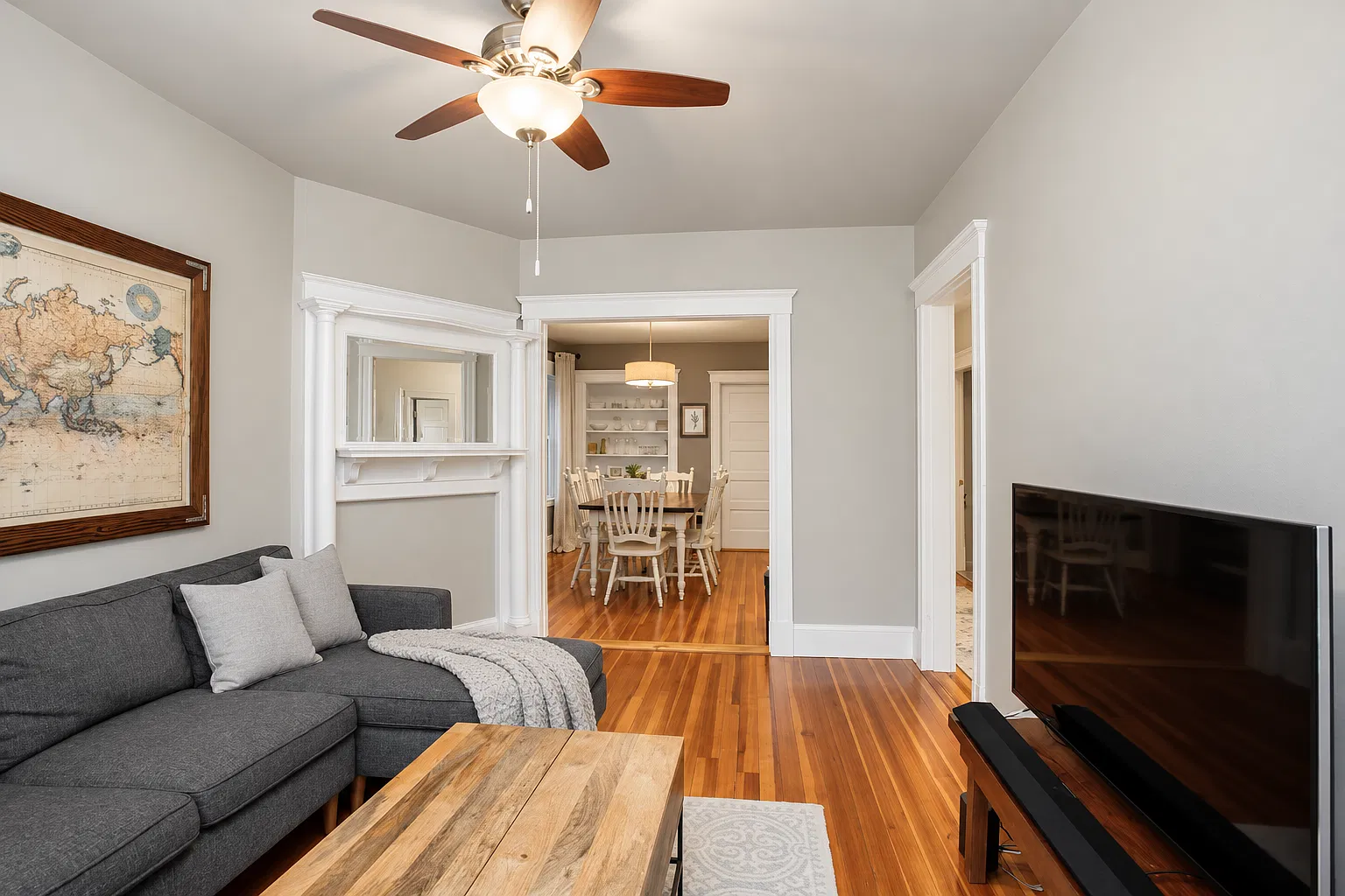 3 bed, 979 sqft, $2,750 — Photo 2