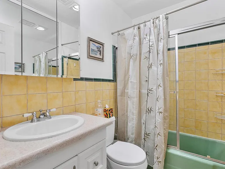 500 Layne Blvd #18 — Photo 8