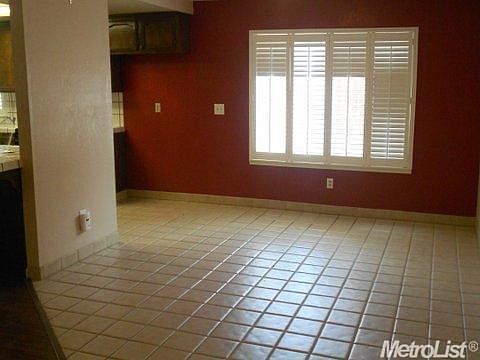 5th image of 13135 Barnes Ave