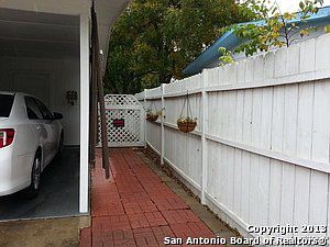 4th image of 126 Seacomber Pl