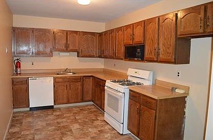 4th image of 221 Ringwood Ave #4