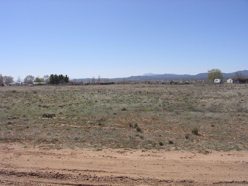 2nd image of 1375 W Antelope Run Rd