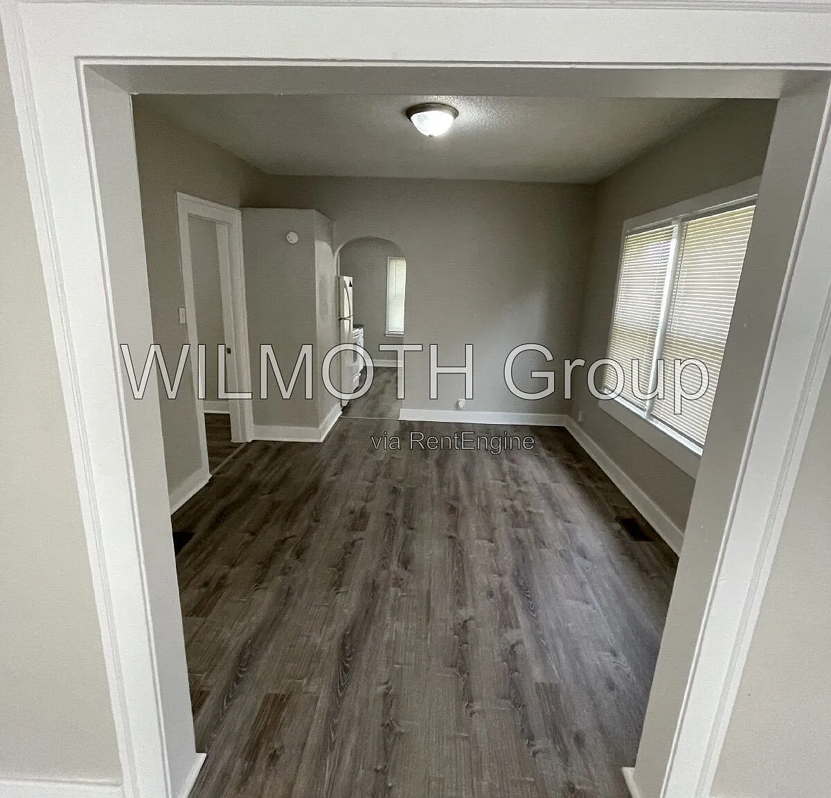 3 bed, 1.0 bath, 1008 sqft, $1,095 — Photo 4