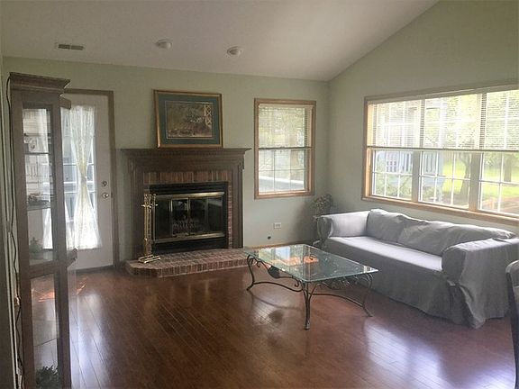 4th image of 630 W Parkside Dr #0