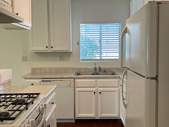 3rd image of 12048 Culver Blvd APT 204