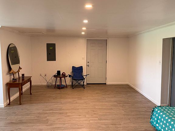 3rd image of 3062 Forteen Mile Rd